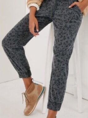 NWT Anthropologie cloth + stone Animal Print Joggers